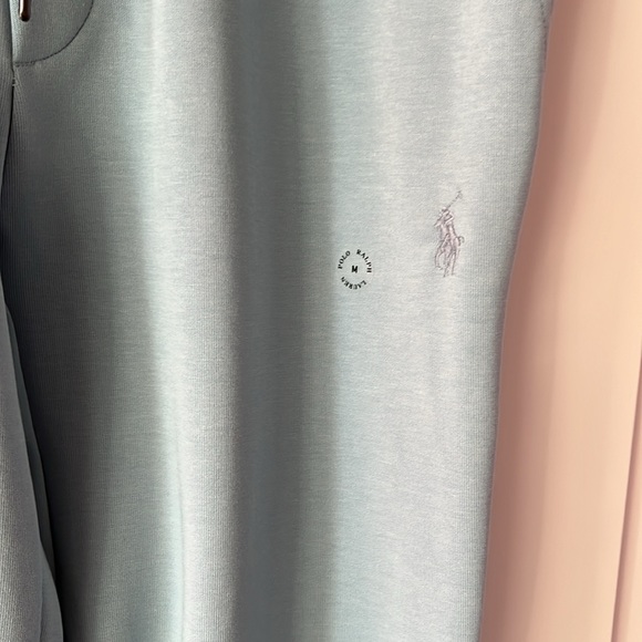 Polo Ralph LaurenDouble Knit Joggers
Blue Note, Medium Size..brand new - Picture 5 of 8